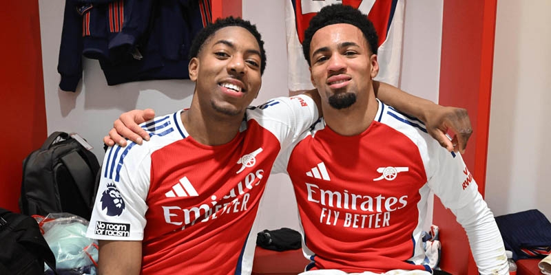 Jurrien Timber:”Trình độ của Skelly còn hơn cả tôi”